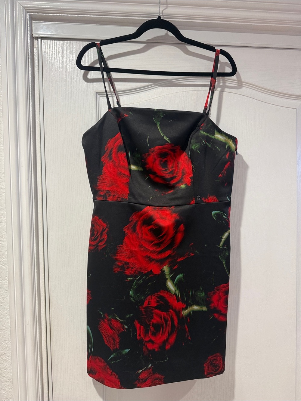 GUESS Black Red Rose Print Mini Dress
